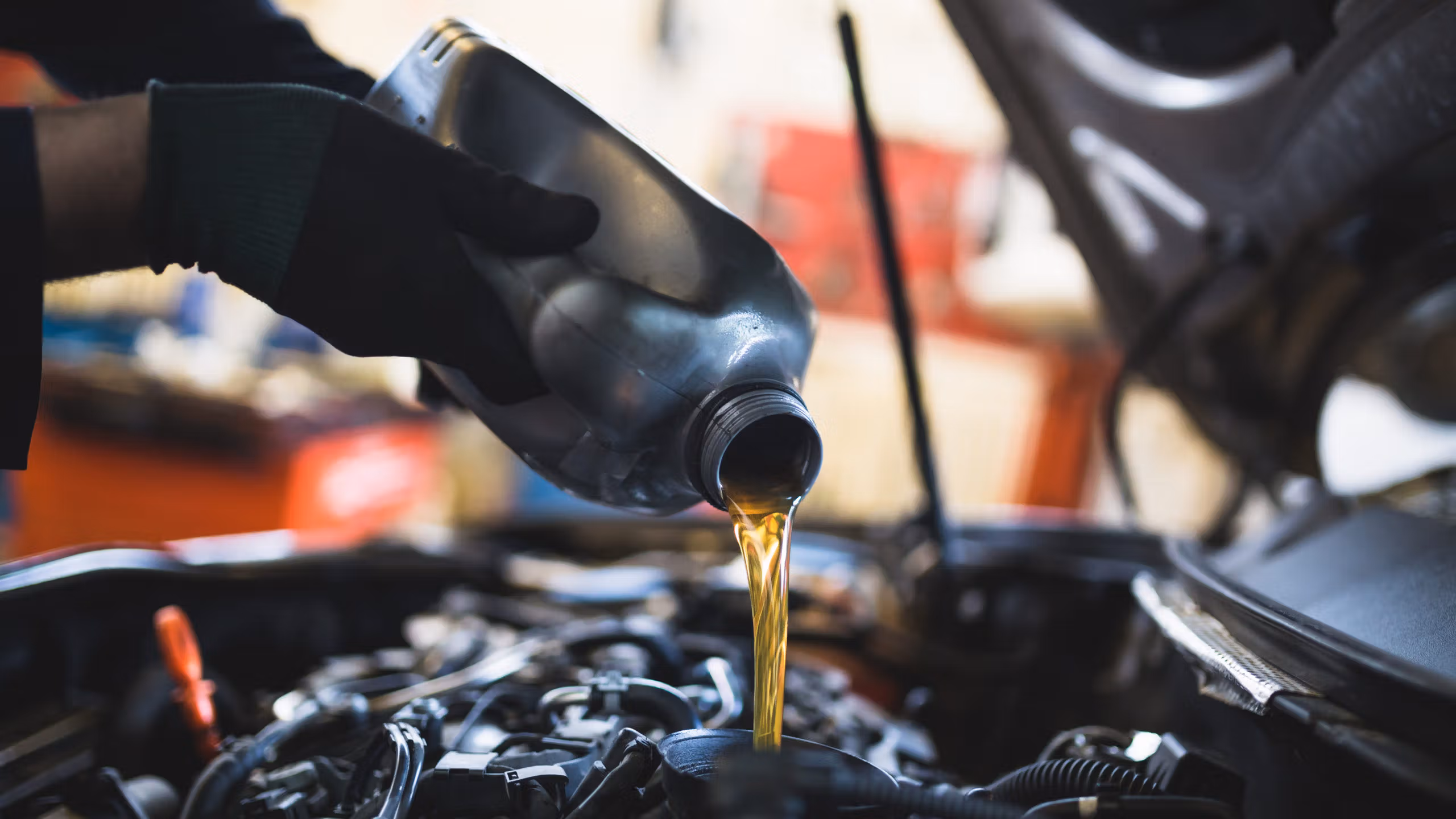 Revizie Motor în Sector 3: De ce să nu amâni niciodată schimbul de ulei și filtre?